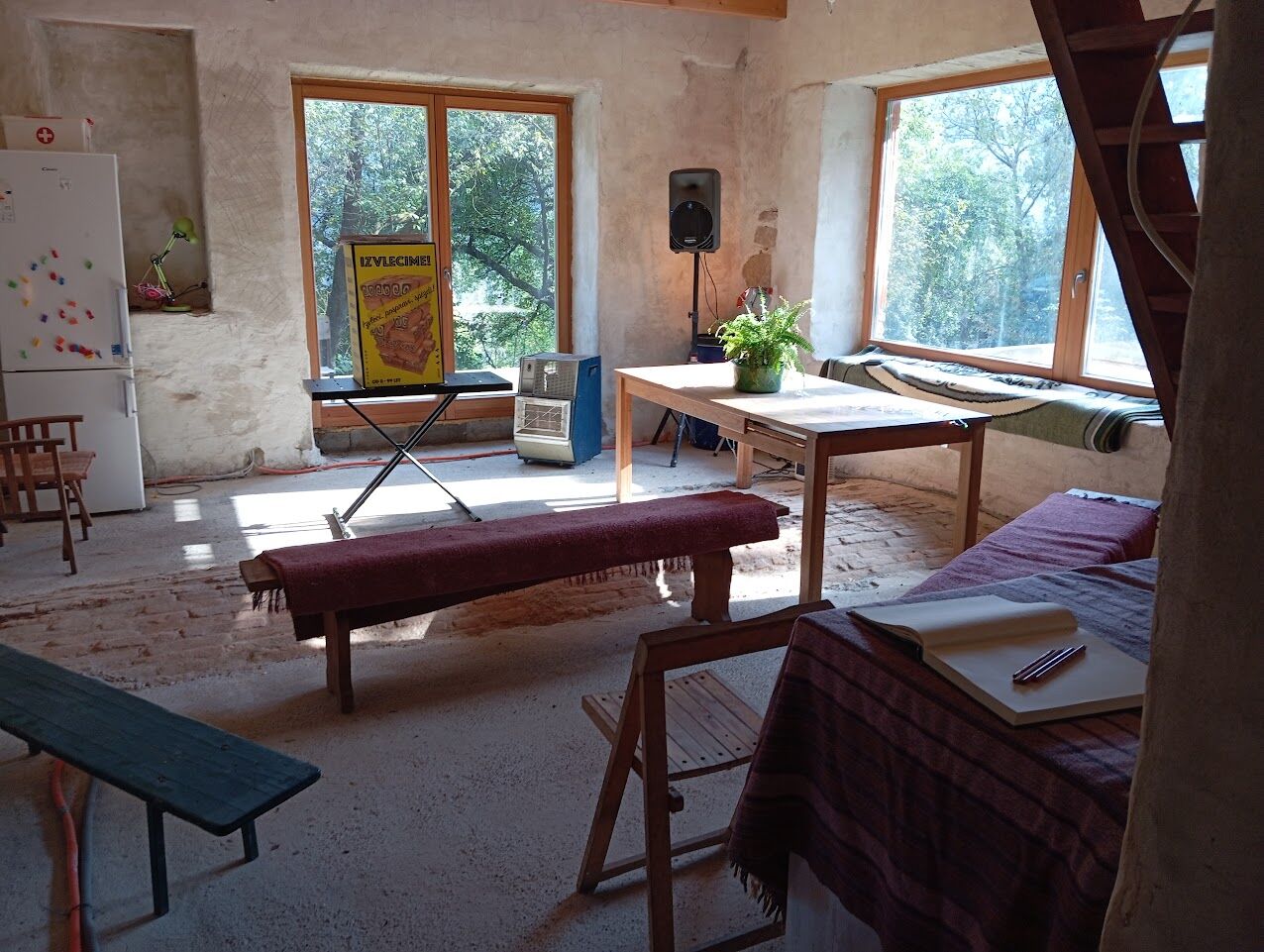 Farmhouse as theatre